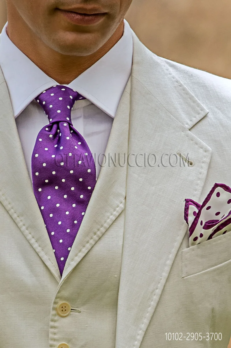 Cravatta in pura seta viola e pois bianchi