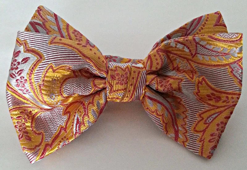 Papillon annodato in seta jacquard