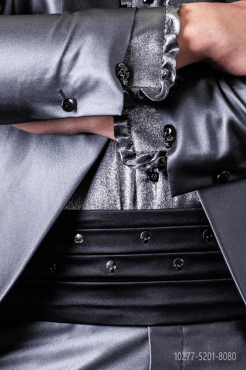 Fascia in raso nero con applicazioni metalliche