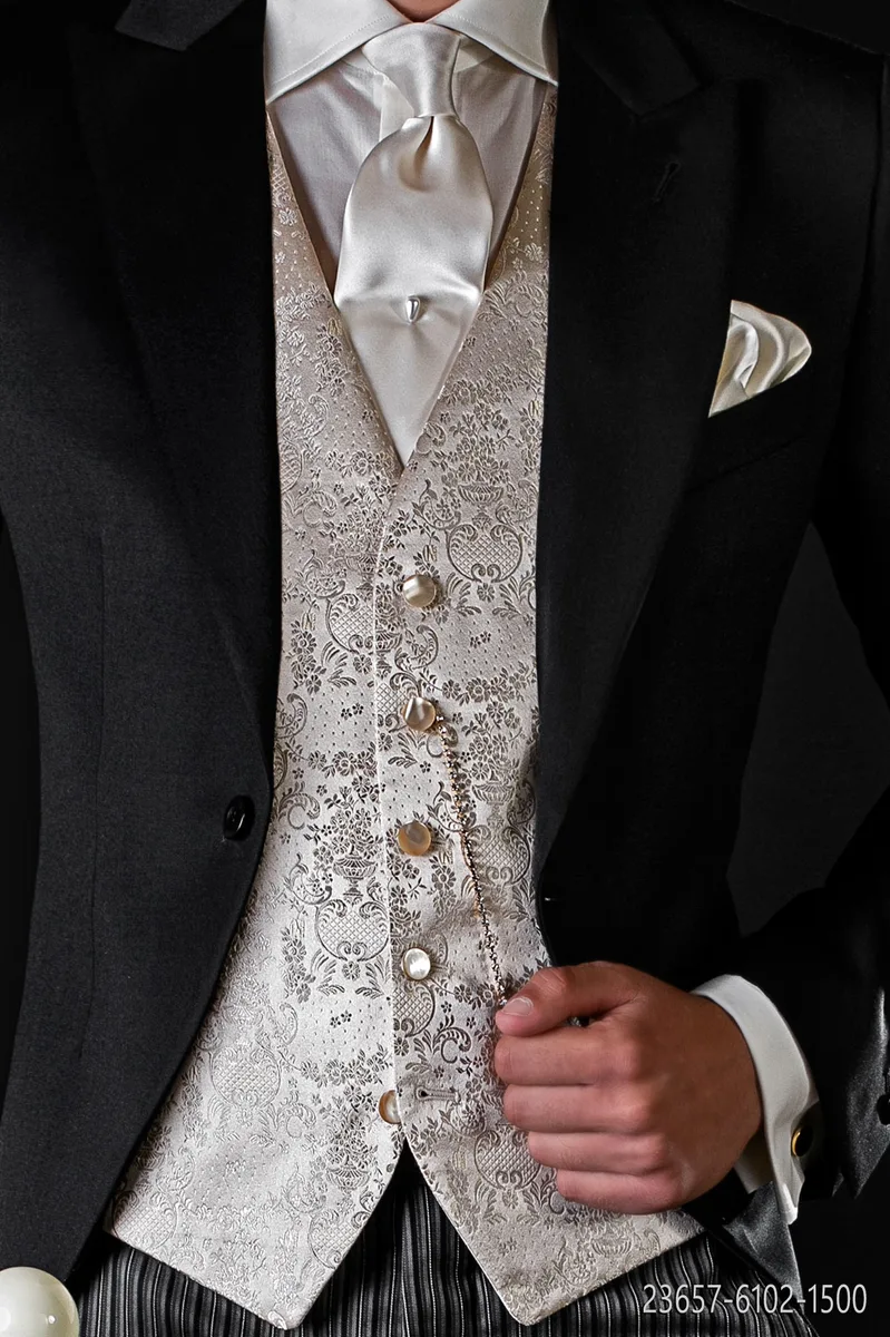 Gilet 5 bottoni in pura seta jacquard oro