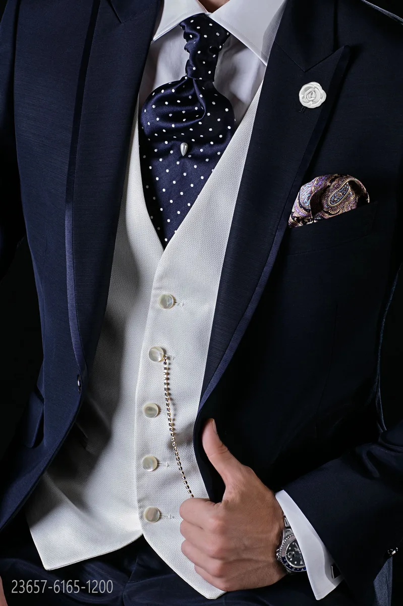 Gilet in seta jacquard fondo avorio