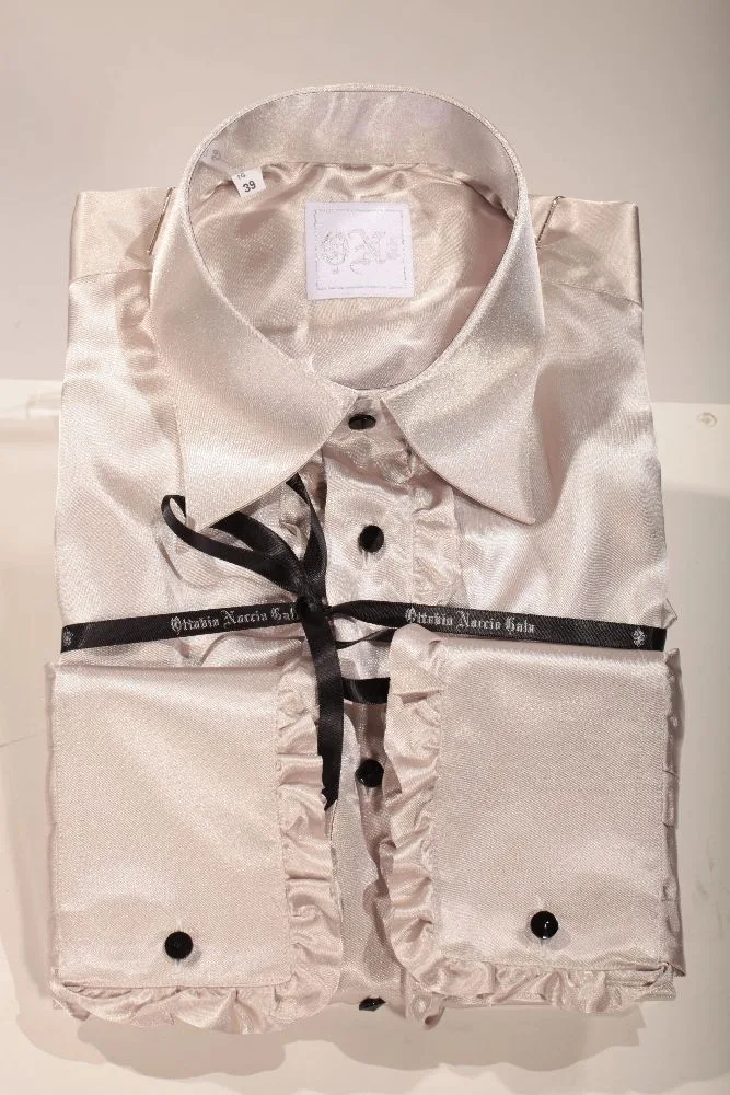 Camicia in raso grigio perla naturale con volant