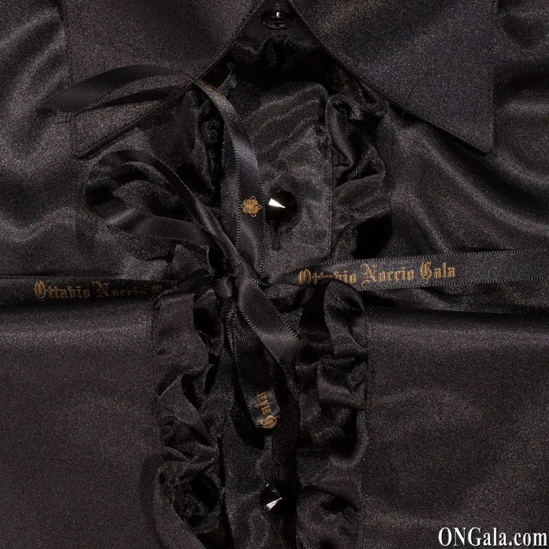 Camicia con volant in raso nero