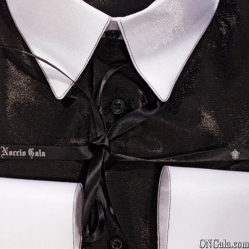 Camicia nera con contrasti bianchi
