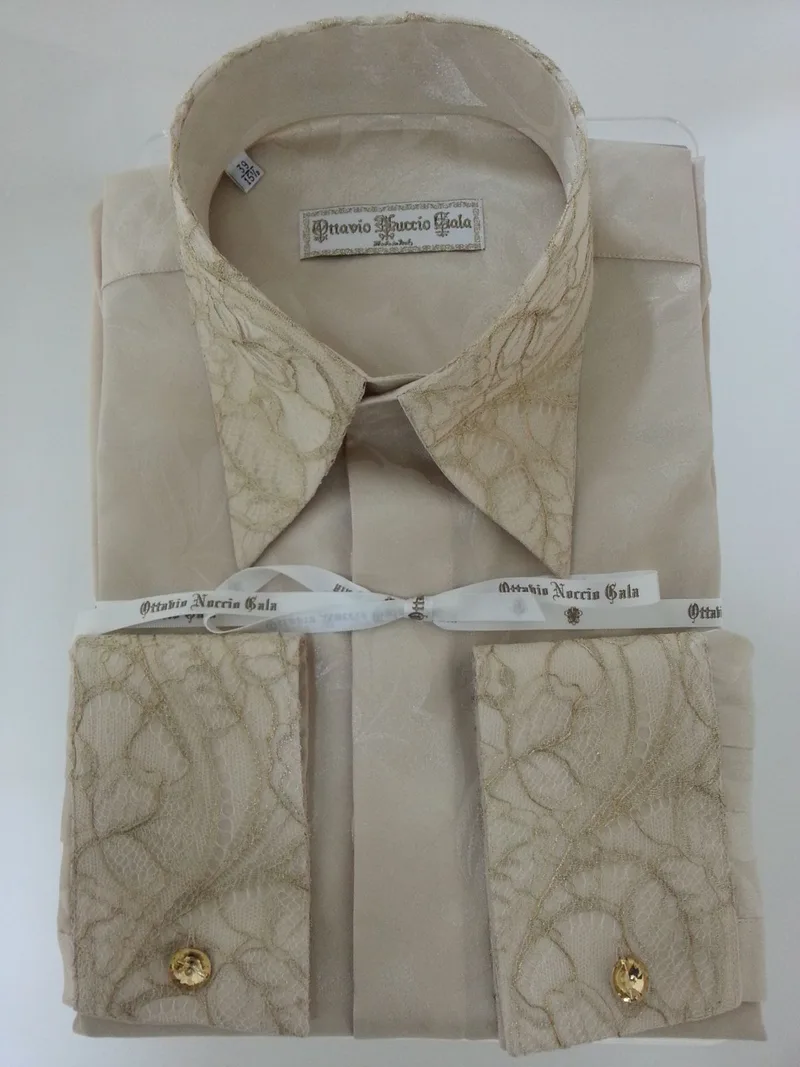 Camicia beige con pizzo oro