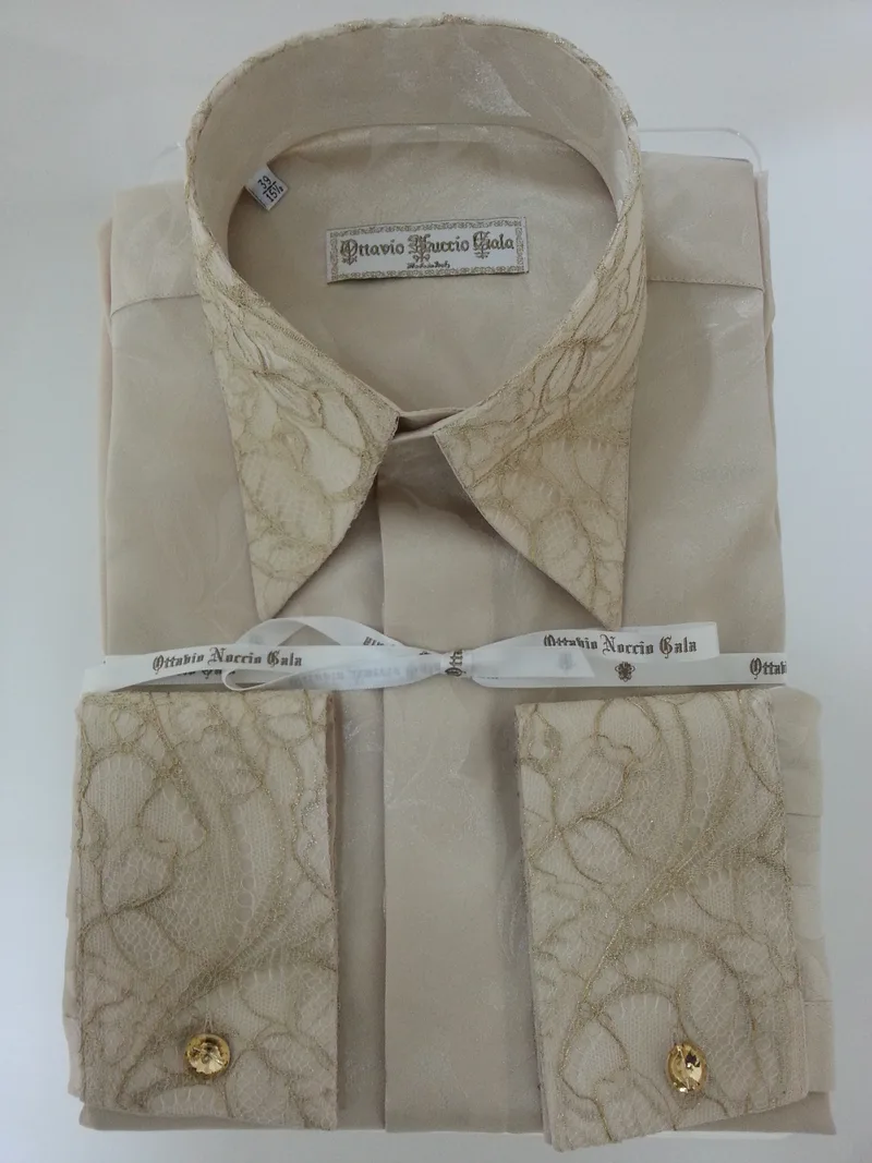 Camicia beige con pizzo oro
