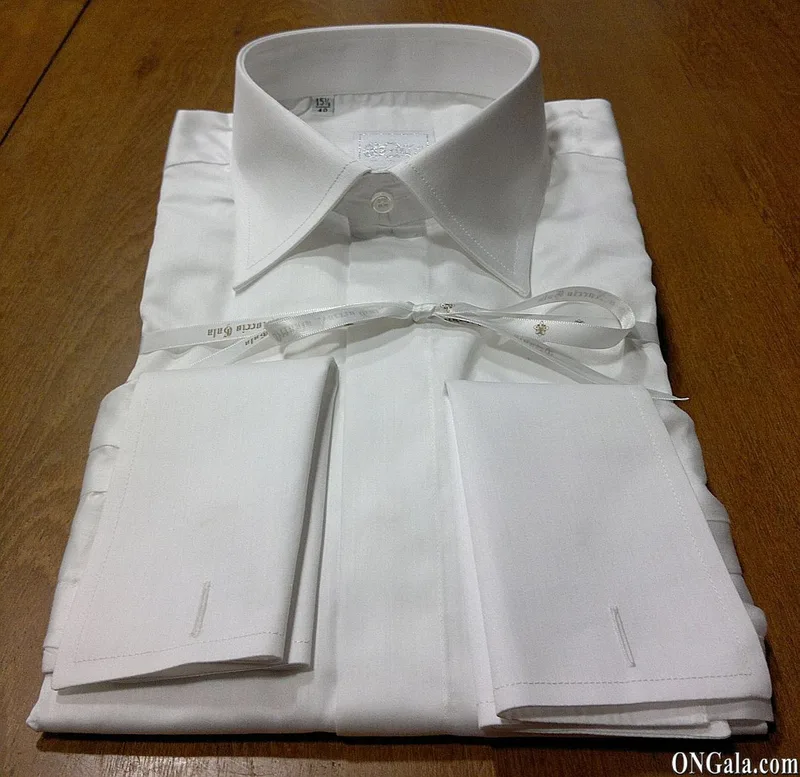 Camisa blanca satén de algodón con puño doble