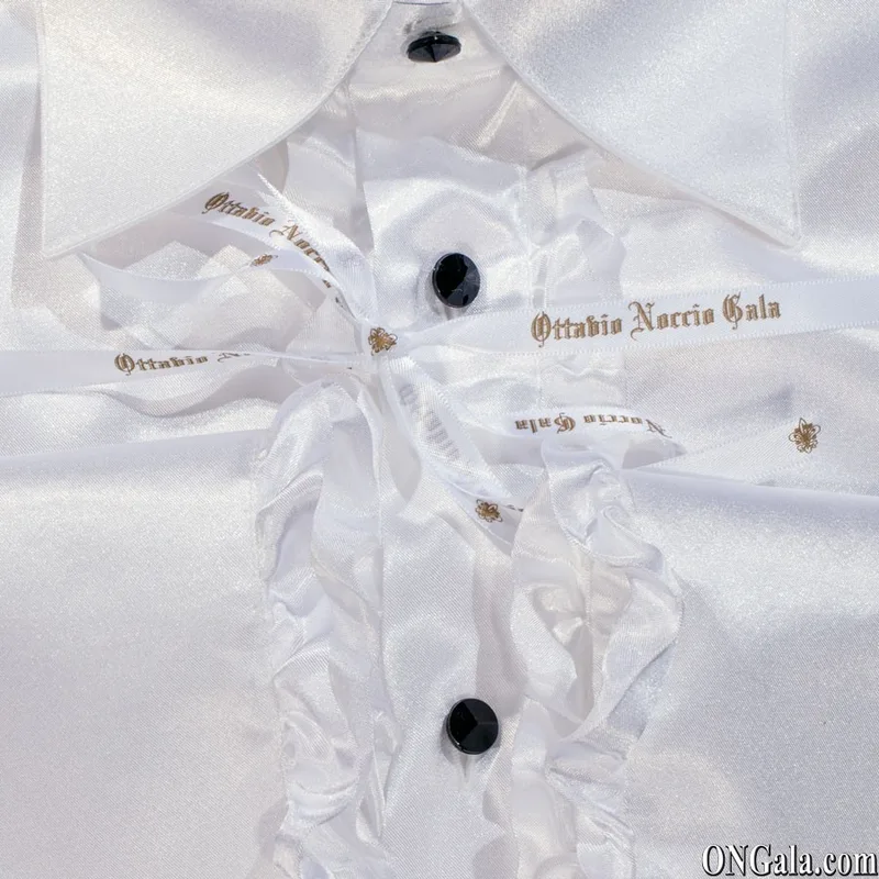 Hemd, weiß, aus Satin mit Volants