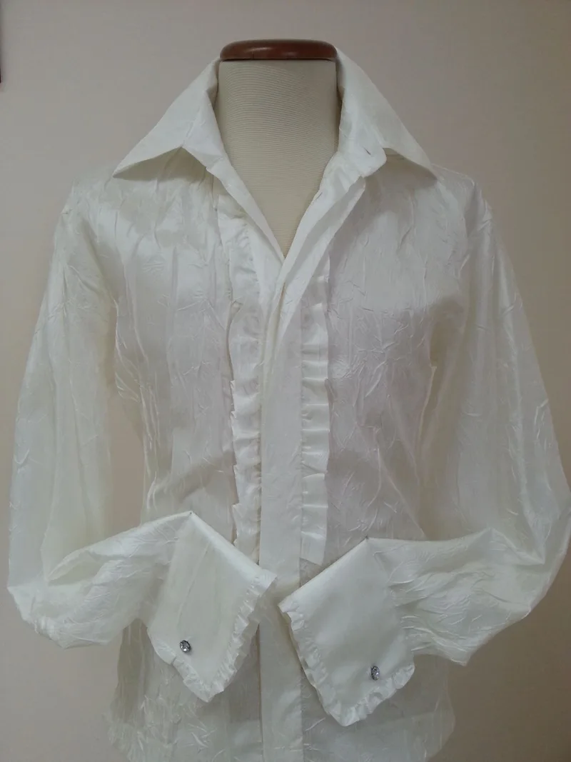 Camicia avorio con volant stropicciata