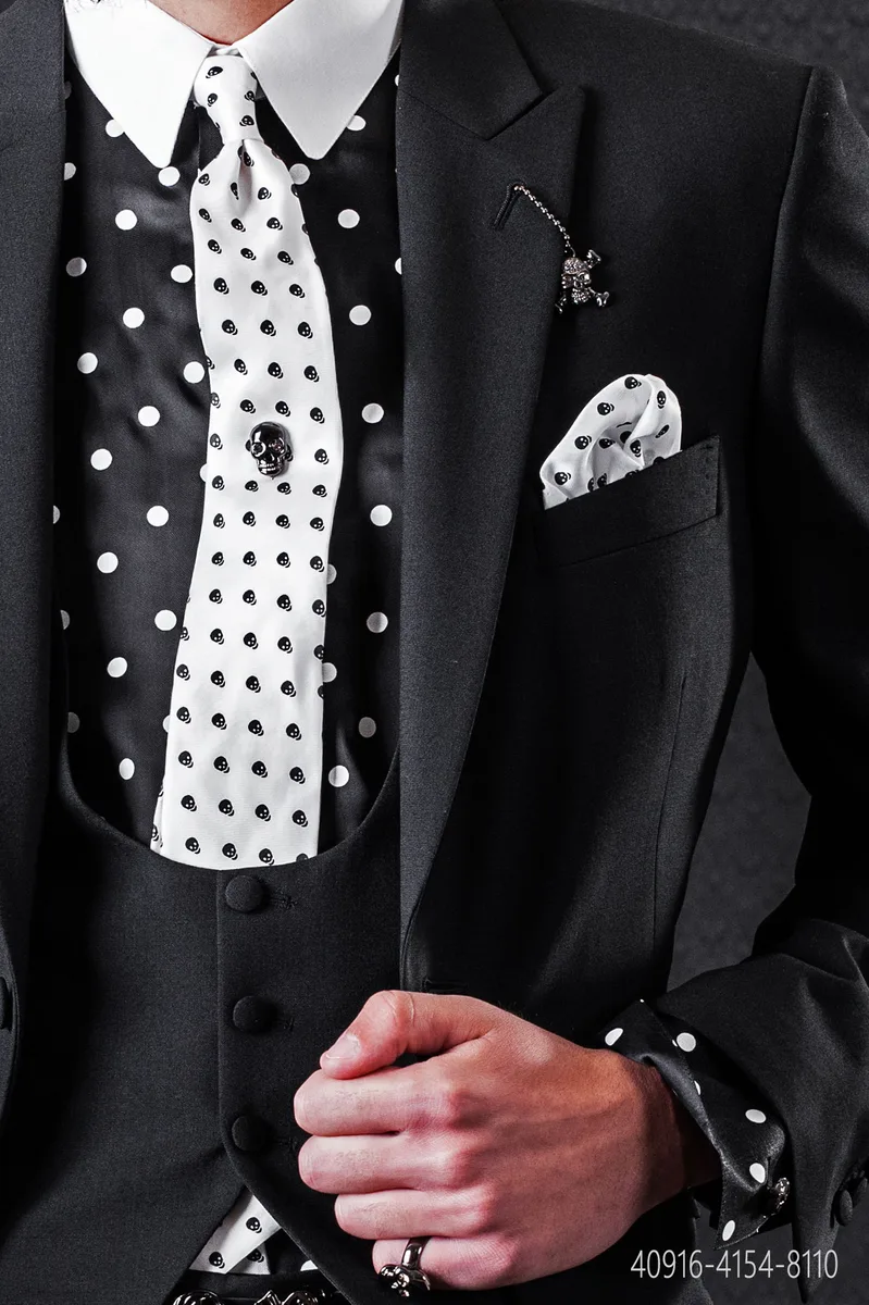 Camicia nera pois grandi bianchi e collo a contrasto