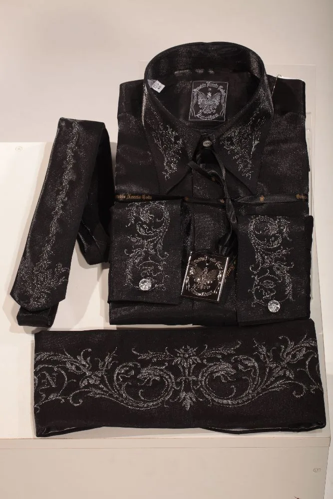 Camicia, Cravatta e Fascia in tessuto lurex nero con ricamo