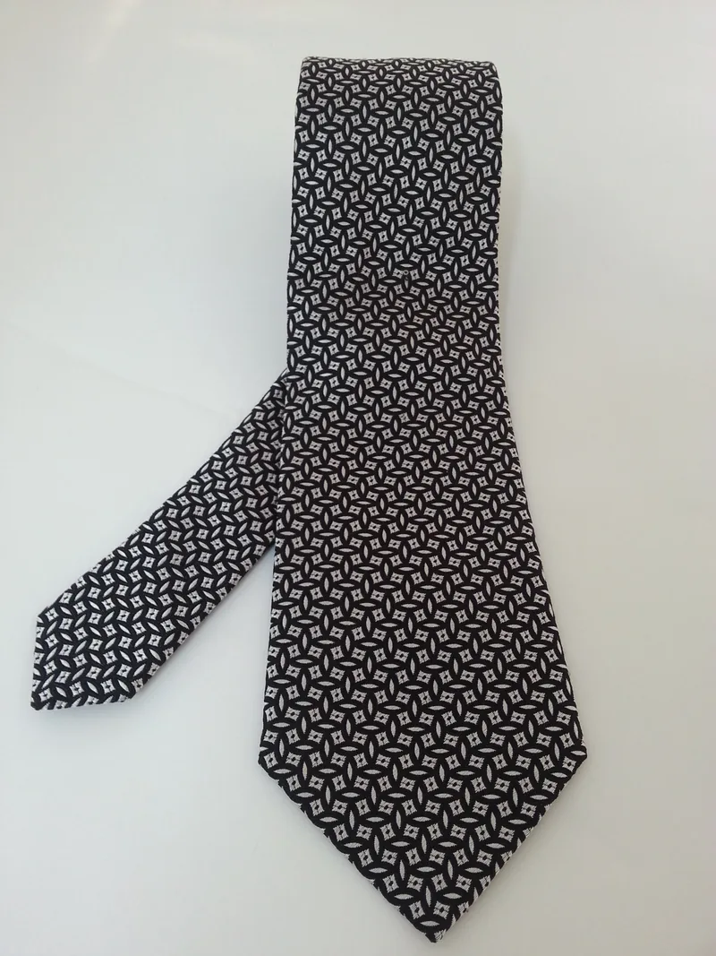 Corbata y pañuelo en seda negra
