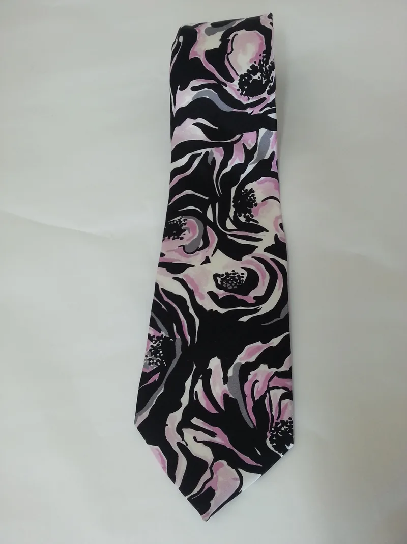 Cravatta e Fazzoletto in seta nero rosa