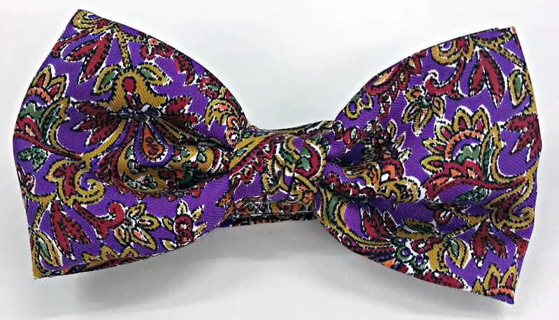 Papillon e Fazzoletto in seta stampa fantasia prevalentemente viola