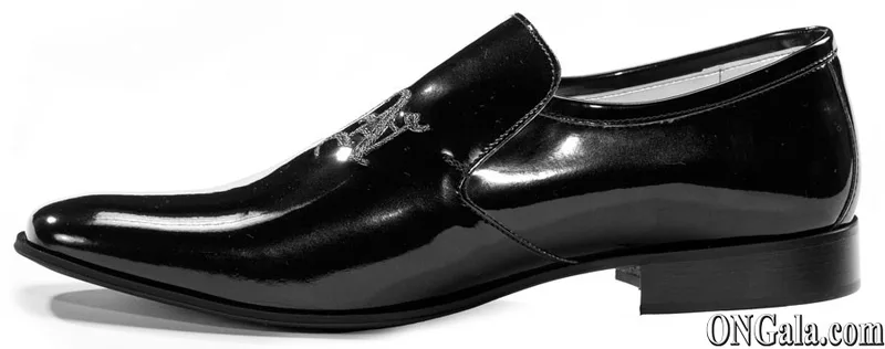 Chaussons vernis noirs brodés noir-argent
