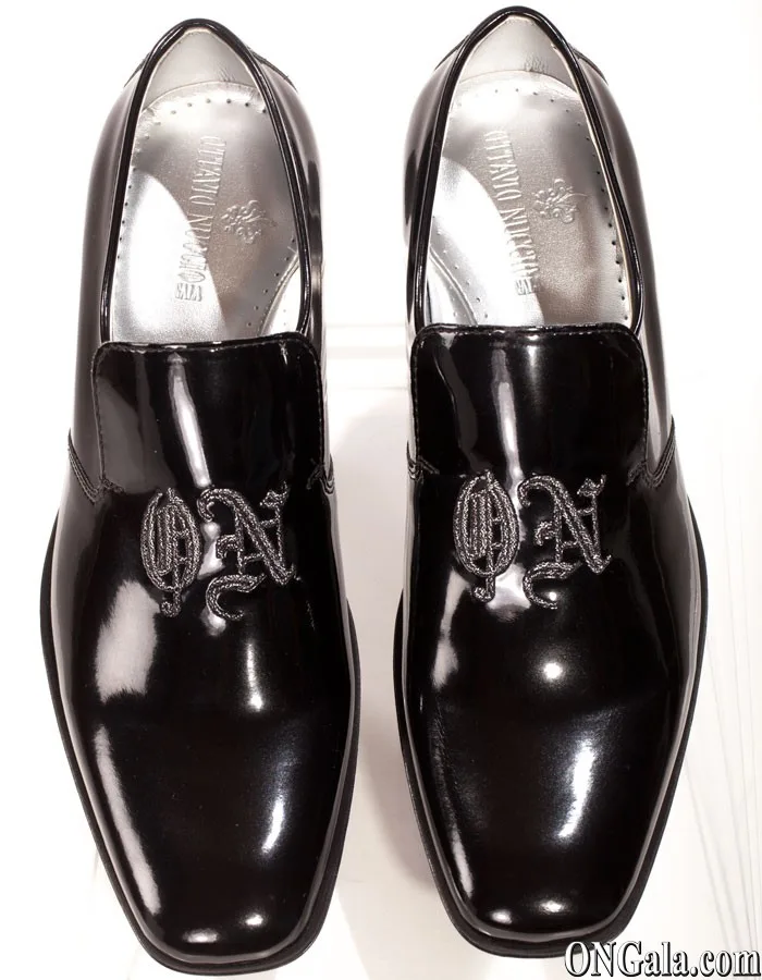 Chaussons vernis noirs brodés noir-argent