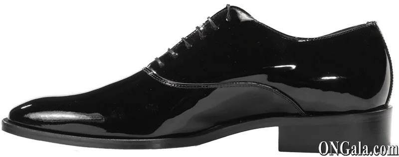 Chaussures Richelieu en cuir verni noir
