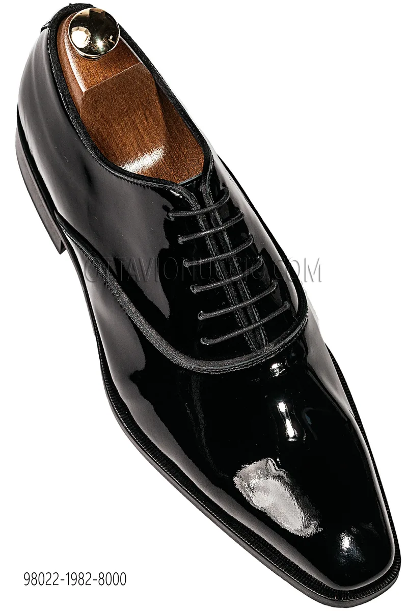 Chaussures Richelieu en cuir verni noir