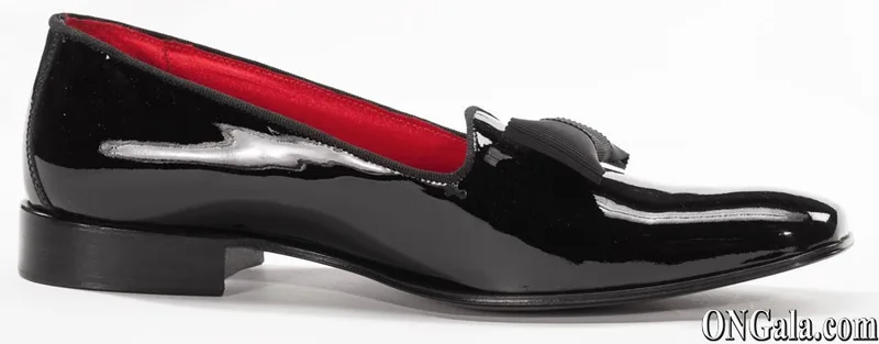 Slipper in vernice nera
