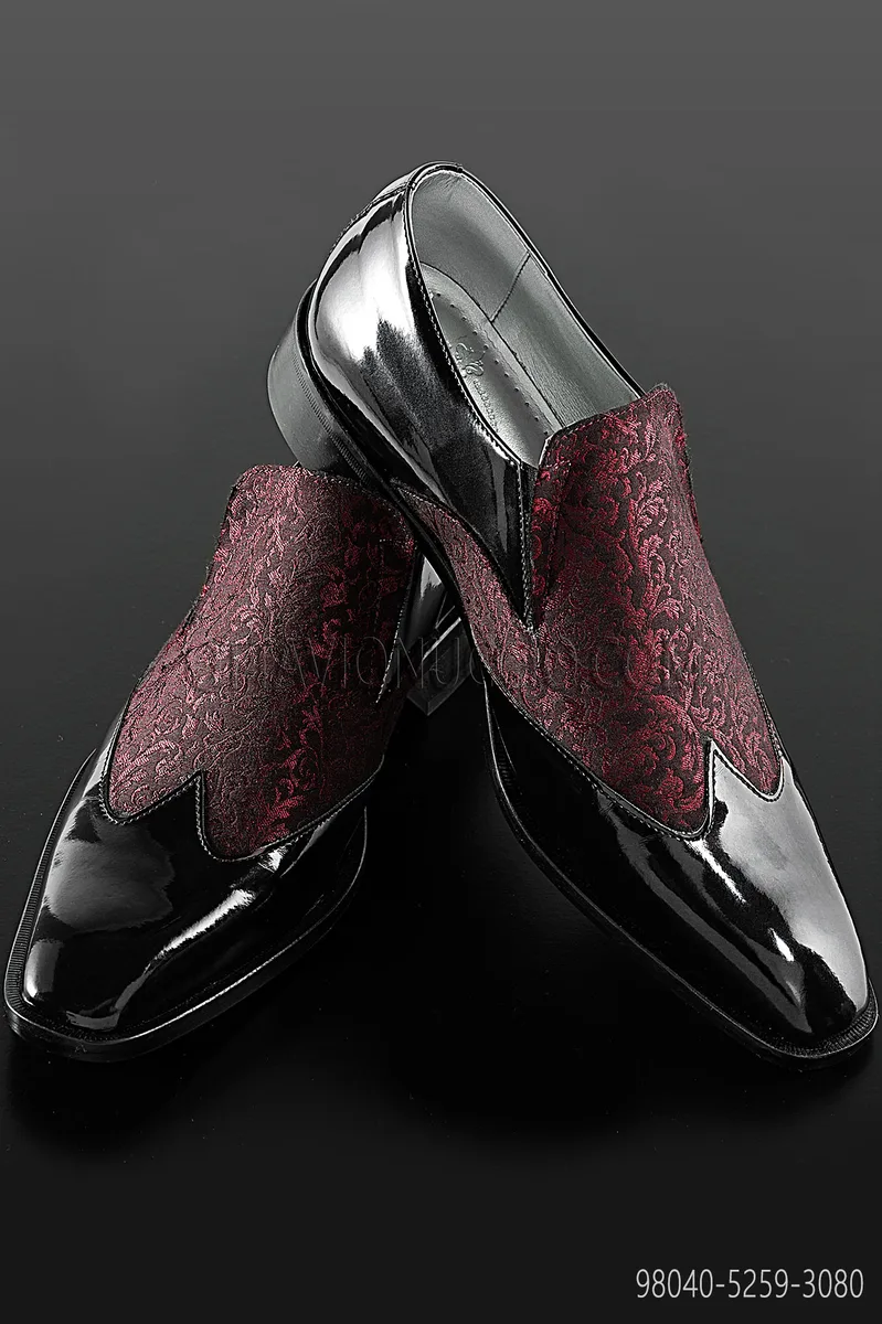 Scarpa bicolore vernice nera inserto broccato rosso
