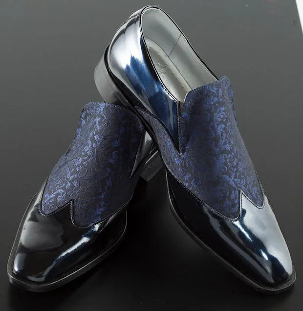 Scarpa bicolore vernice blu inserto broccato blu