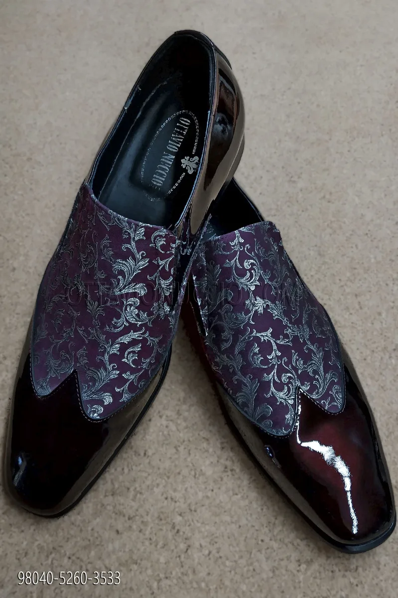 Scarpa bicolore vernice brodeaux inserto broccato prugna argento