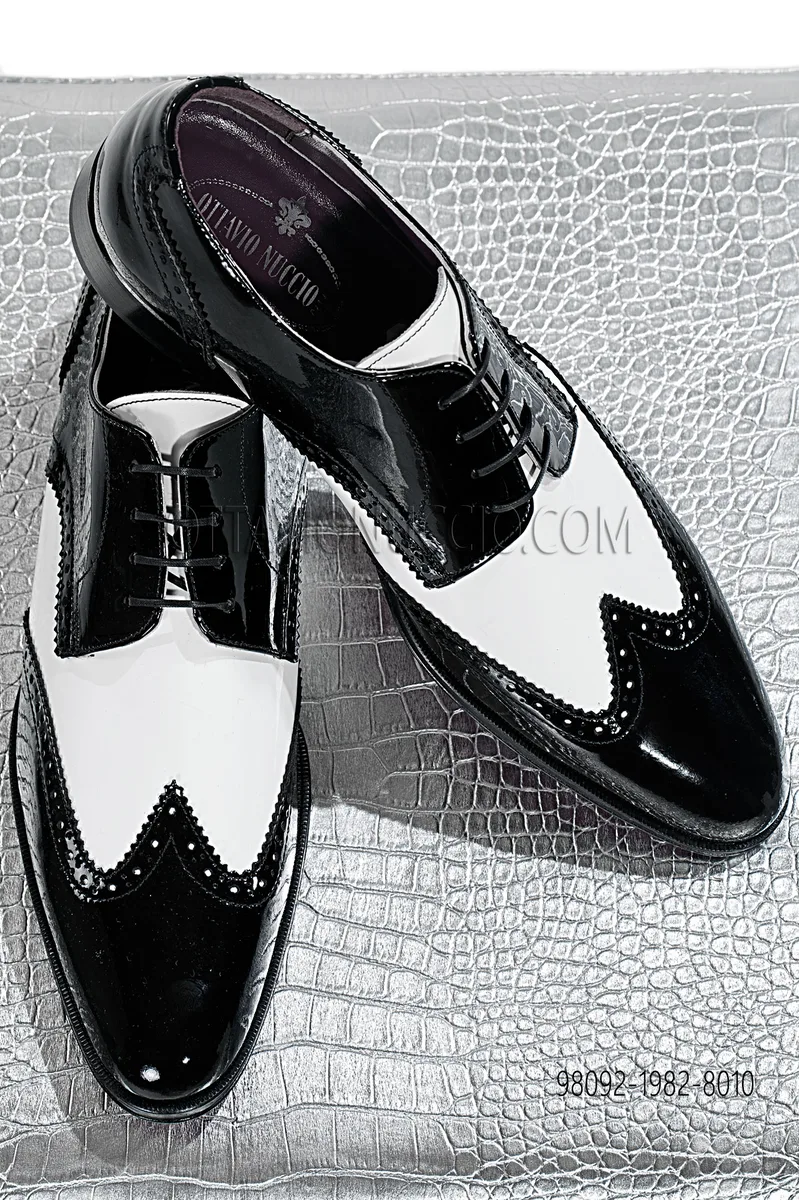 Scarpa bicolore nera bianco in vernice