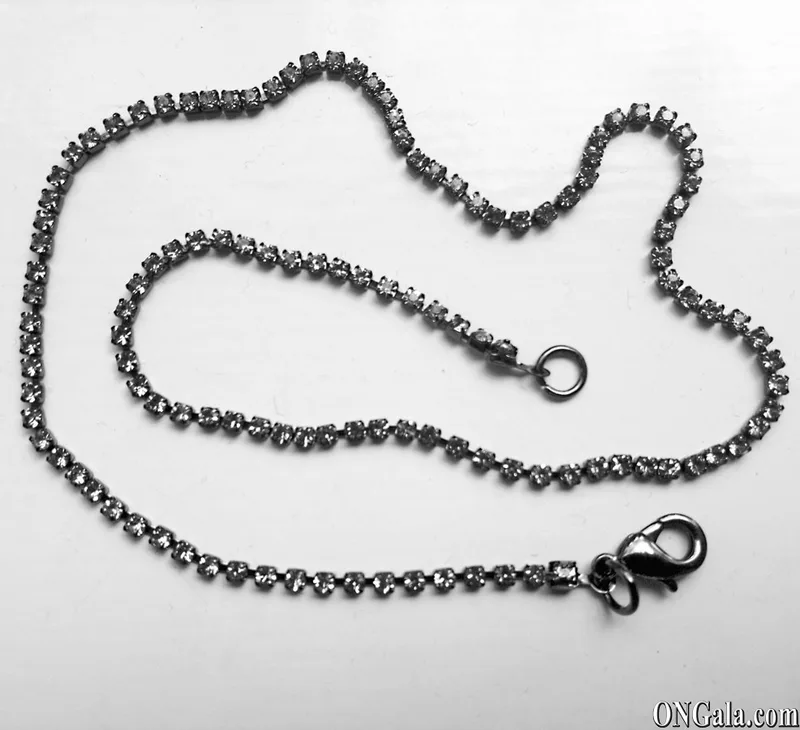 Dunkel silber Weste-Kette mit graue Strasssteine