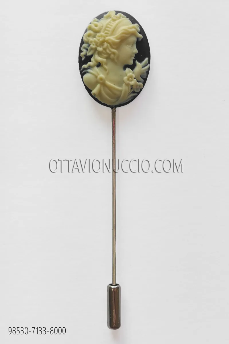 Spillone cammeo nero