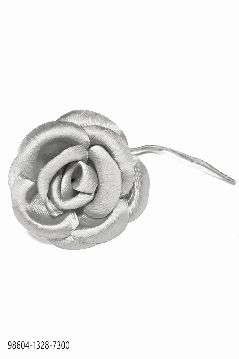 Flor de raso gris perla