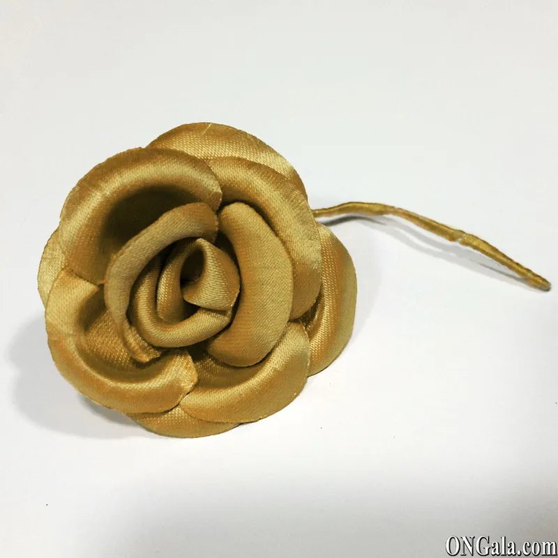 Fiore in raso senape