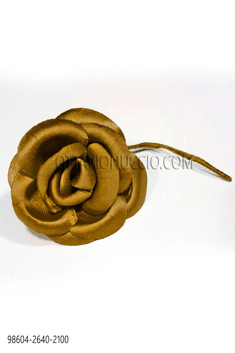 Fiore in raso oro scuro