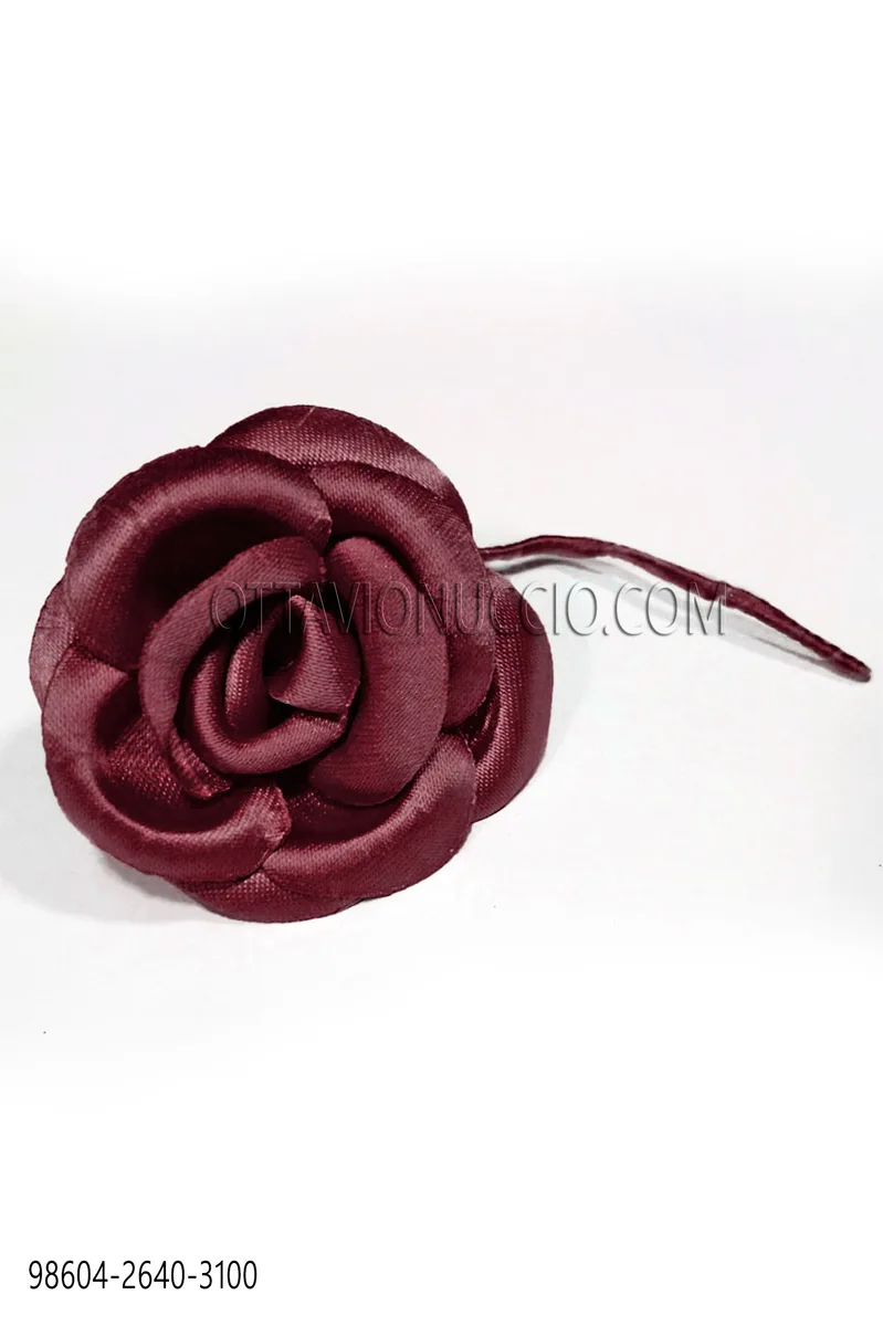 Fiore in raso rosso