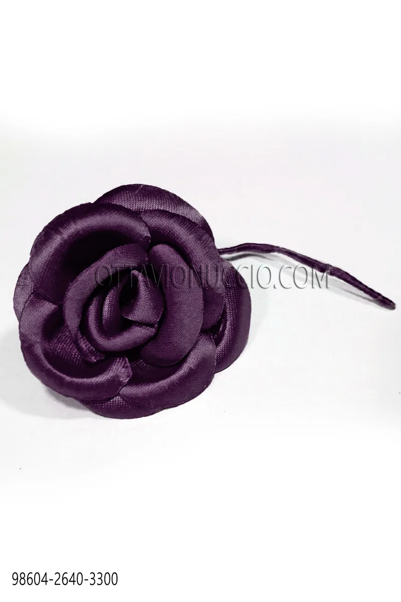 Fiore in raso viola scuro