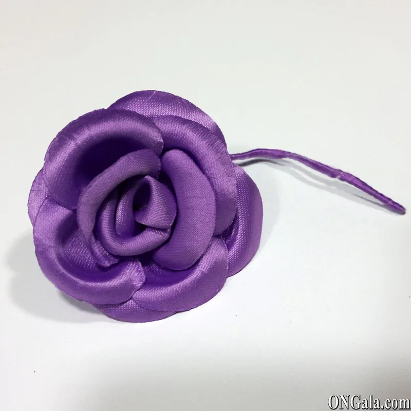 Fiore in raso violetto