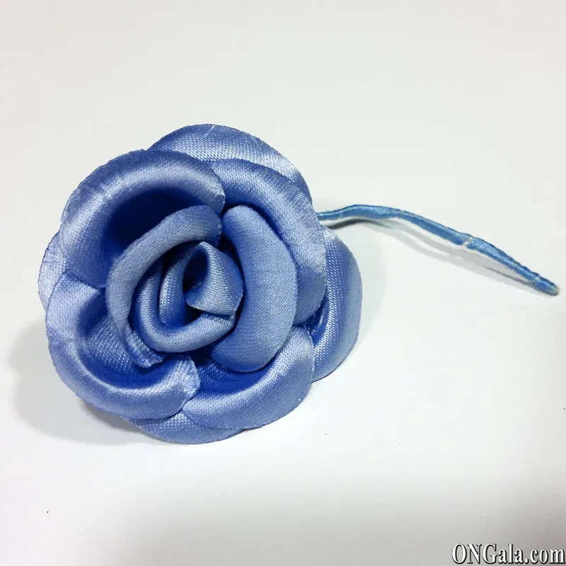 Fiore in raso blu cobalto