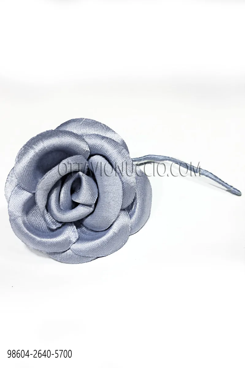 Fiore in raso azzurro