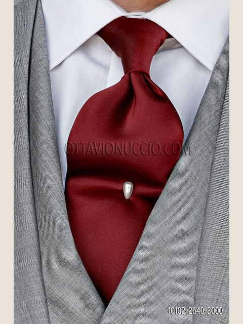 Cravatta in raso rosso