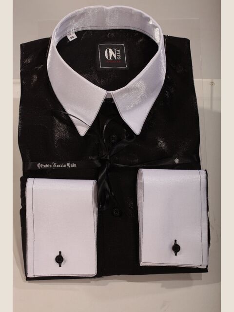 Camicia nera con contrasti bianchi