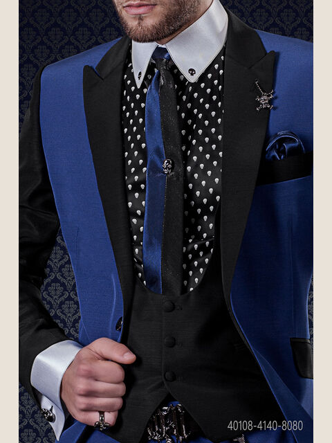 Camicia nera con teschi e applicazioni