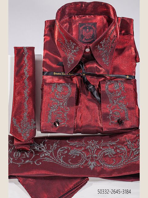 Camicia, Cravatta e Fascia in tessuto lurex rosso con ricamo