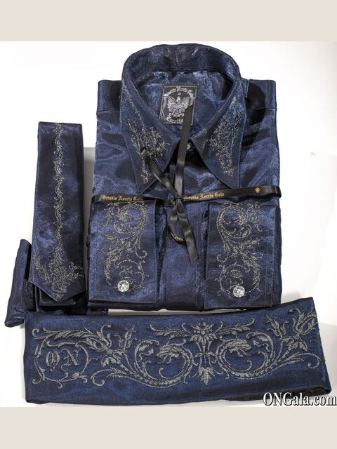 Camicia, Cravatta e Fascia in tessuto lurex blu con ricamo
