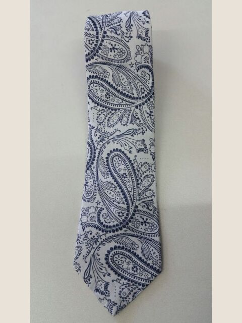 Cravatta e Fazzoletto in seta Jacquard bianco e blu