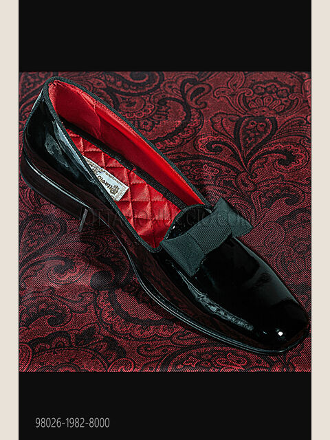 Slipper in vernice nera
