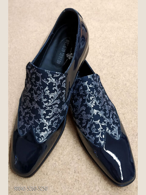 Scarpa bicolore vernice blu inserto broccato blu argento