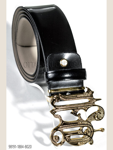 Cintura in pelle nera fibbia oro