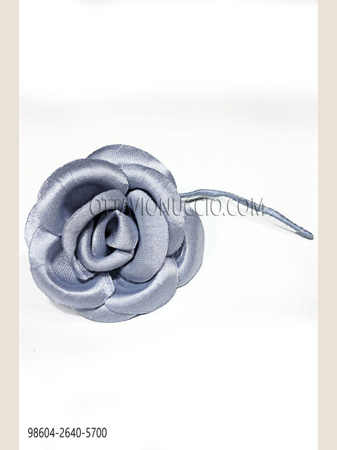 Fiore in raso azzurro