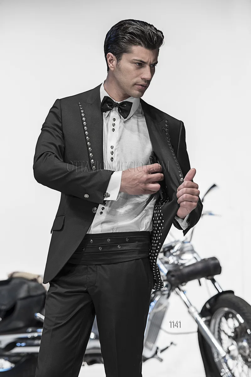 Abito nero matrimonio uomo hipster 1