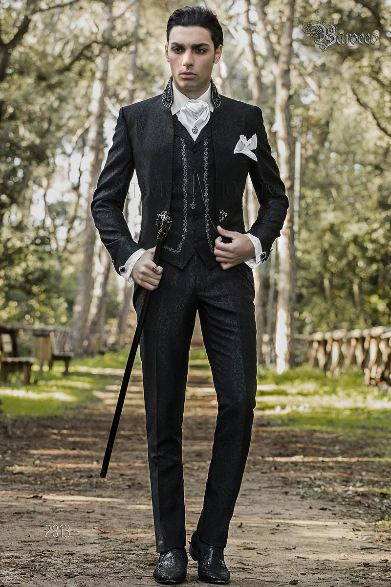Abito coreano da sposo damascato nero stile barocco 1