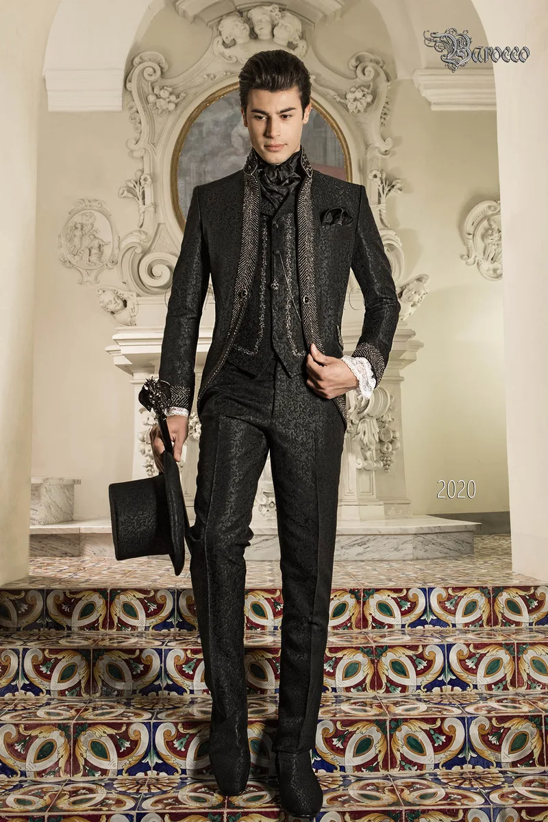 Abito barocco da sposo broccato nero con passamaneria di strass 1